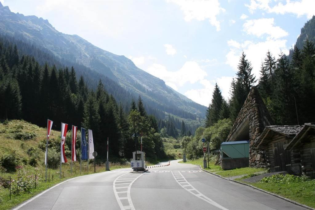 Landhaus Heidi Partenen Exteriör bild